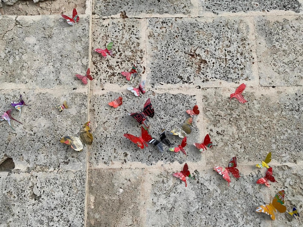 Paul Villinski creates 1,000 aluminum can butterflies for Havana Biennial