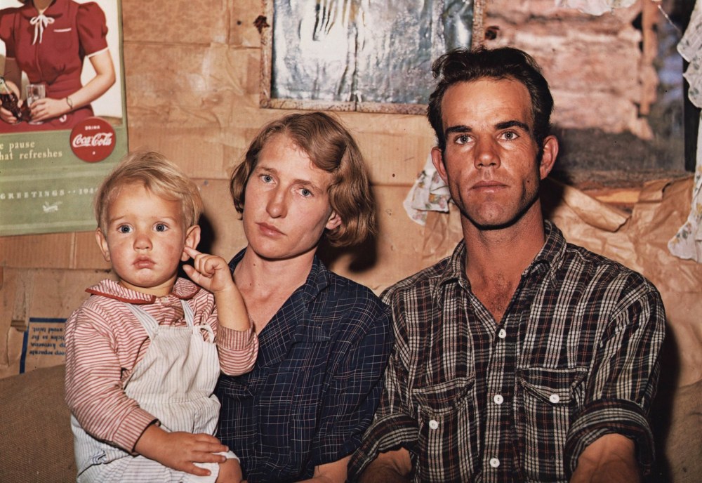 Jack Whinery, homesteader and family, Pie Town, New Mexico, Sept., 1940
