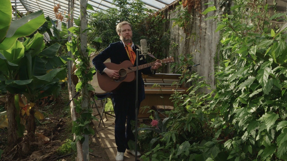 Ragnar Kjartansson | A Boy and a Girl and a Bush and a Bird - Kumu Art Museum, Tallinn, Estonia - Highlights - Luhring Augustine
