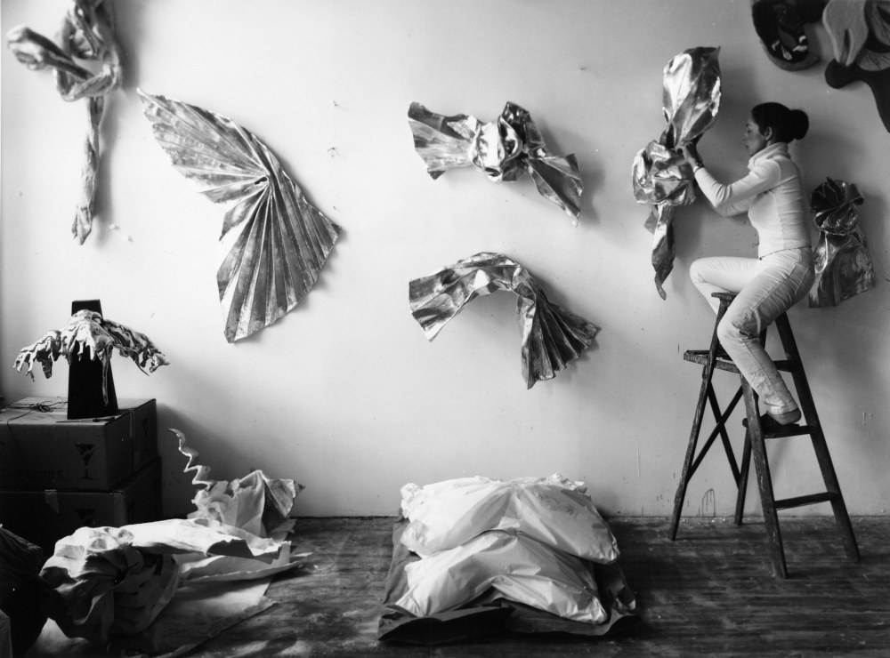 Lynda Benglis - Artists - Locks Gallery