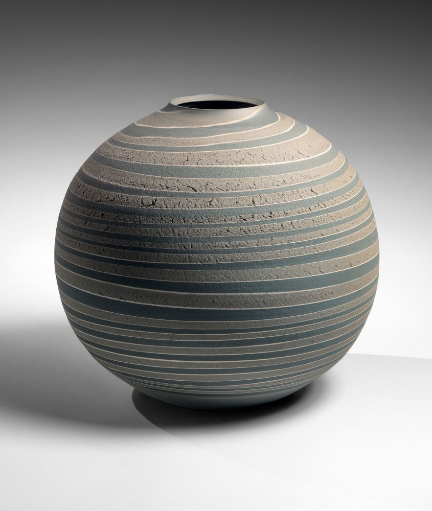 Ogata Kamio - Vase with extraordinarily thin gradated layers of colored clay - Artworks - Joan B Mirviss LTD | Japanese Fine Art | Japanese Ceramics