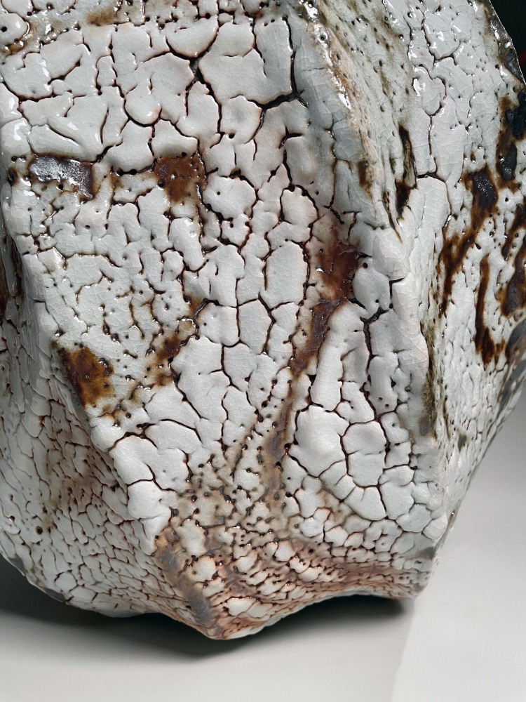 Hori Ichirō - Nezumi-shino diagonally faceted, flattened vessel with swirling iron-oxide patterning - Artworks - Joan B Mirviss LTD | Japanese Fine Art | Japanese Ceramics