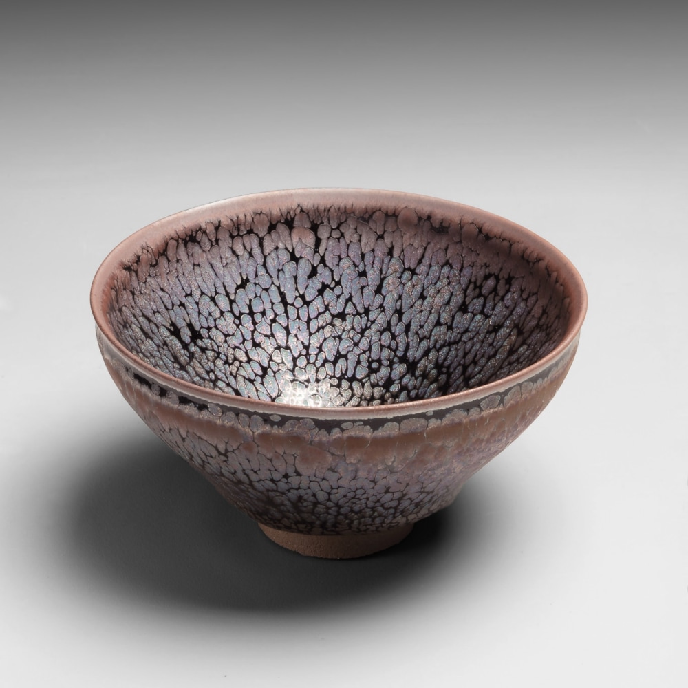 Kamada Kōji - Sparkling oil-spot tenmoku rounded teabowl - Artworks - Joan B Mirviss LTD | Japanese Fine Art | Japanese Ceramics