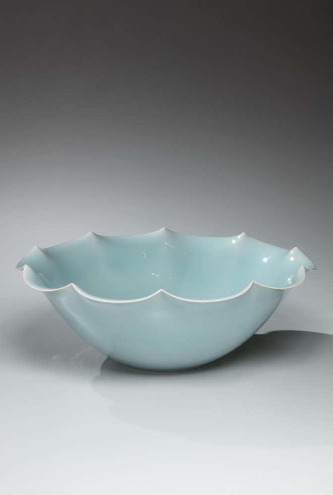 Kawase Shinobu - Large flower-shaped celadon bowl with foliated rim - Artworks - Joan B Mirviss LTD | Japanese Fine Art | Japanese Ceramics