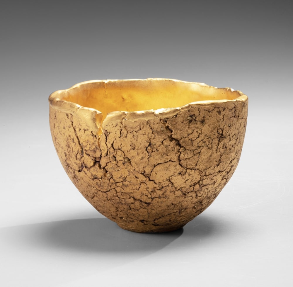 Ogawa Machiko - Kinsai wan; Gold-glazed teabowl - Artworks - Joan B Mirviss LTD | Japanese Fine Art | Japanese Ceramics