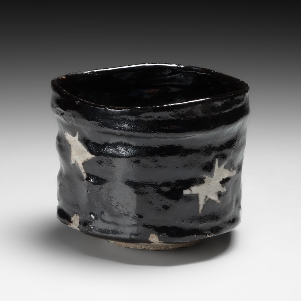 Katō Ryōtarō - Black Oribe teabowl with unglazed resist star-shaped designs - Artworks - Joan B Mirviss LTD | Japanese Fine Art | Japanese Ceramics