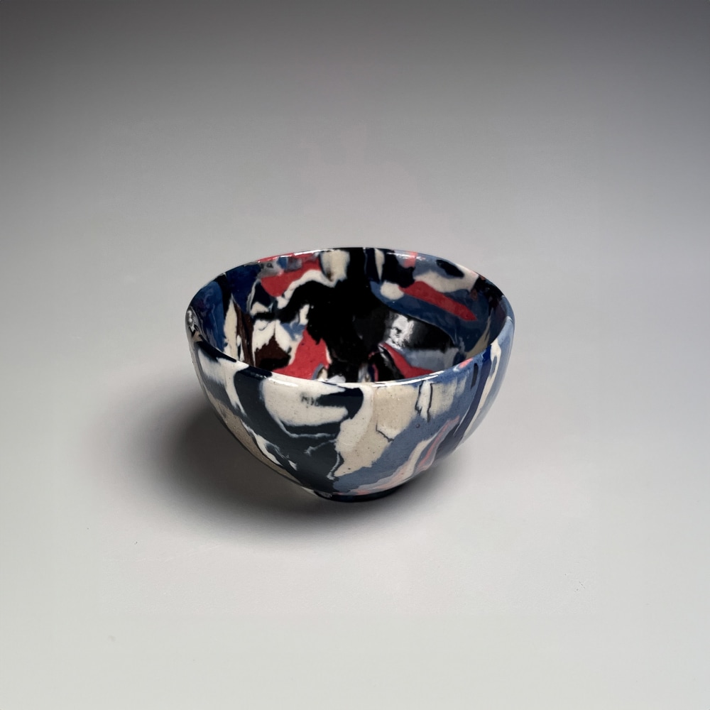 Matsui Kōsei - Sake cup with clear overglaze - Artworks - Joan B Mirviss LTD | Japanese Fine Art | Japanese Ceramics