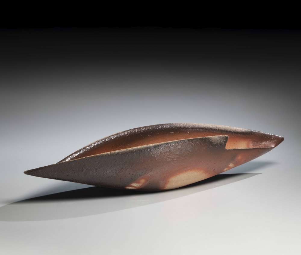 Kakurezaki Ryūichi - Bizen horizontal attenuated vessel with pointed ends - Artworks - Joan B Mirviss LTD | Japanese Fine Art | Japanese Ceramics
