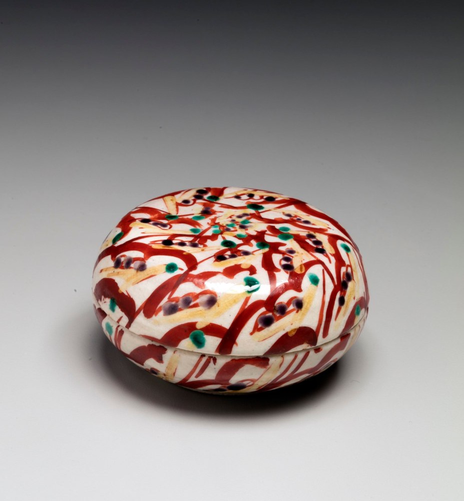 Matsuda Yuriko - Round kōgō with abstract patterning - Artworks - Joan B Mirviss LTD | Japanese Fine Art | Japanese Ceramics