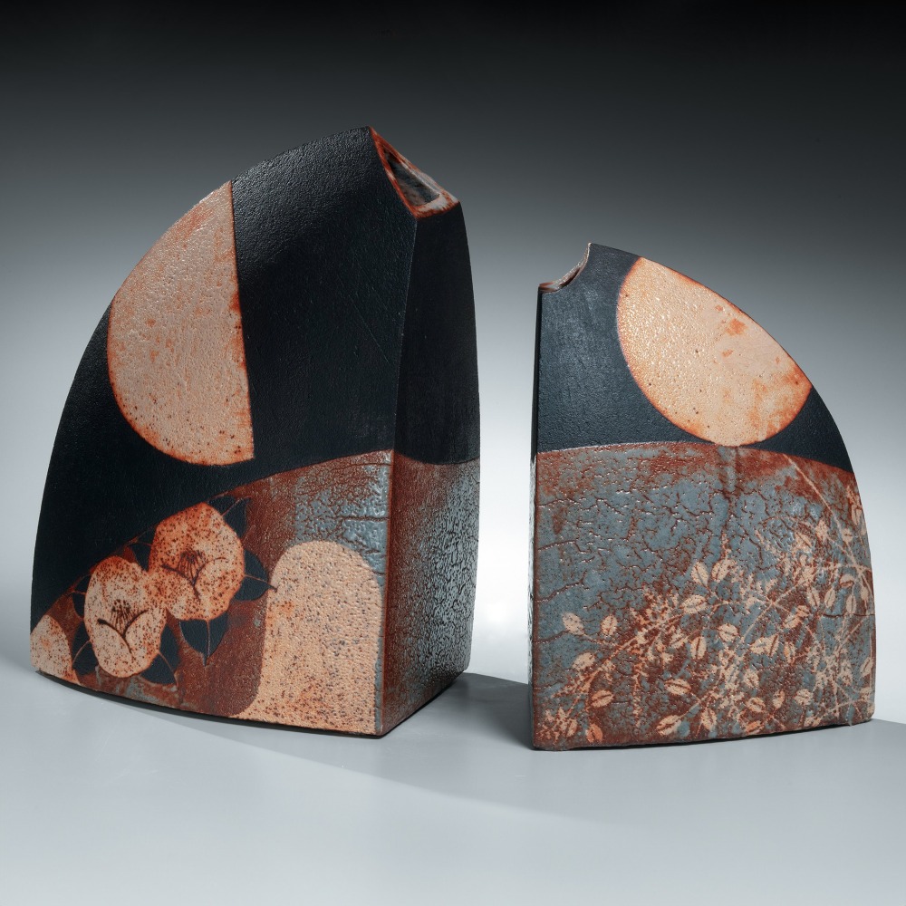 Wakao Toshisada - Matching, asymmetrical pair of gray Shino-glazed vessels with moon design - Artworks - Joan B Mirviss LTD | Japanese Fine Art | Japanese Ceramics