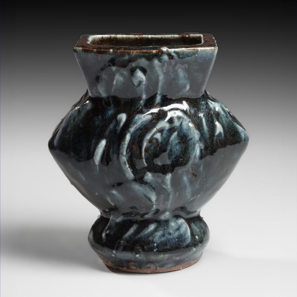 Kawai Kanjirō - Gosu-glazed carved diamond-shaped vase with trailing slip decoration - Artworks - Joan B Mirviss LTD | Japanese Fine Art | Japanese Ceramics