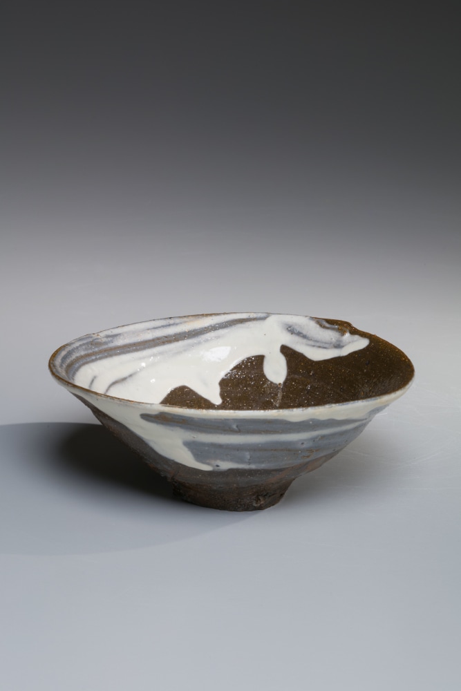 Tsujimura Shirō - Hakeme teabowl with flung glaze - Artworks - Joan B Mirviss LTD | Japanese Fine Art | Japanese Ceramics