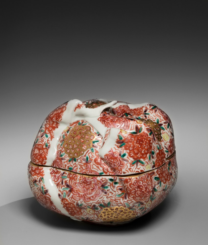 Matsuda Yuriko - Square furoshiki box decorated with floral designs - Artworks - Joan B Mirviss LTD | Japanese Fine Art | Japanese Ceramics