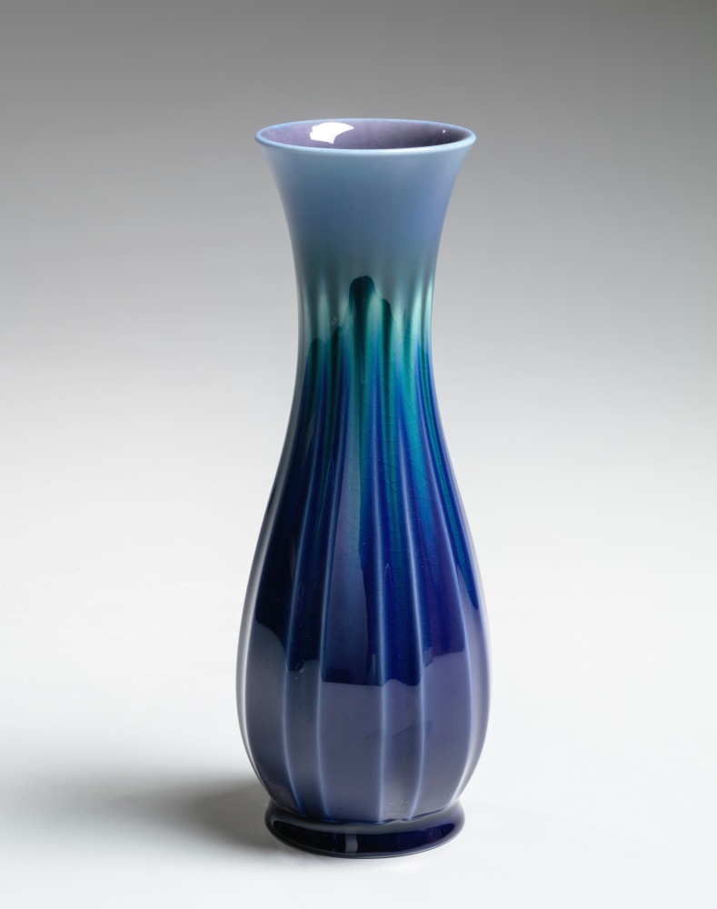 Tokuda Yasokichi III - Small kutani glazed faceted vase - Artworks - Joan B Mirviss LTD | Japanese Fine Art | Japanese Ceramics