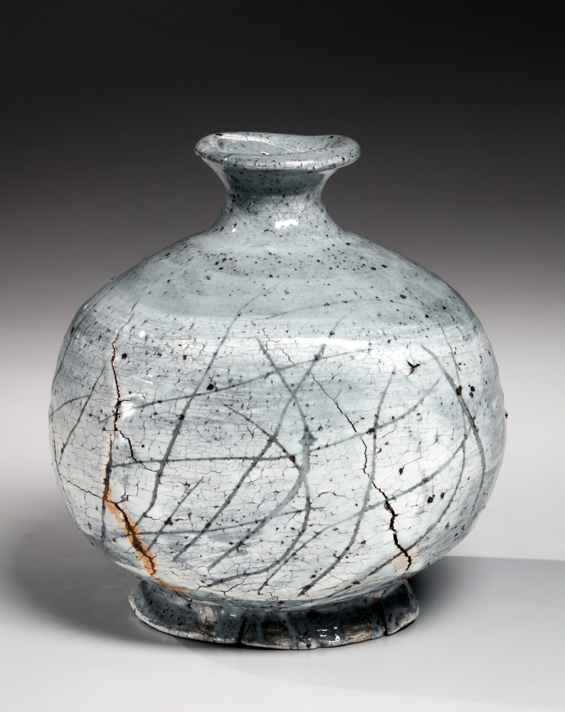 Koyama Fujio - Slightly flattened vase with comb patterning and extensive glaze cracking - Artworks - Joan B Mirviss LTD | Japanese Fine Art | Japanese Ceramics