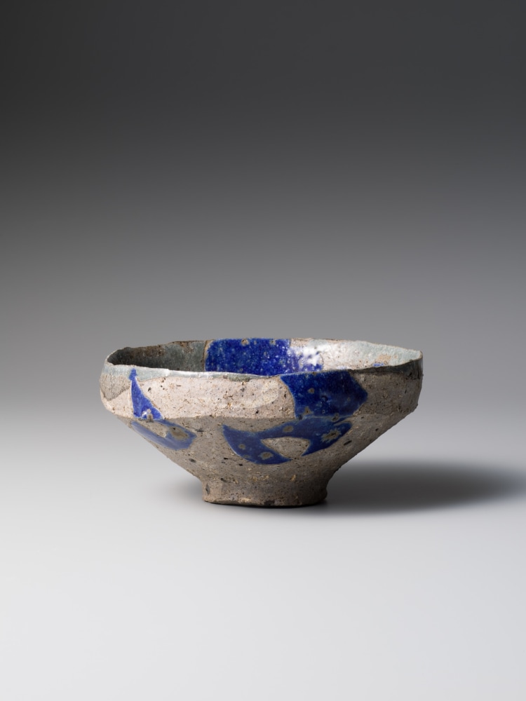 Kamoda Shōji - Broad-mouthed teabowl with ash and blue enamel glazing - Artworks - Joan B Mirviss LTD | Japanese Fine Art | Japanese Ceramics