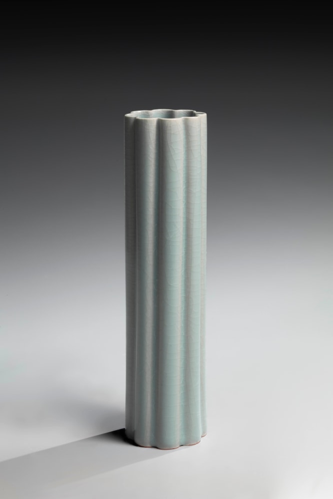 Ito Hidehito - Tall and narrow lobed flower-form vase - Artworks - Joan B Mirviss LTD | Japanese Fine Art | Japanese Ceramics