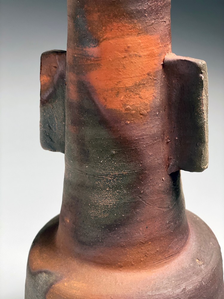 Kaneshige Tōyō - Bizen long-eared vase with natural kiln effects - Artworks - Joan B Mirviss LTD | Japanese Fine Art | Japanese Ceramics