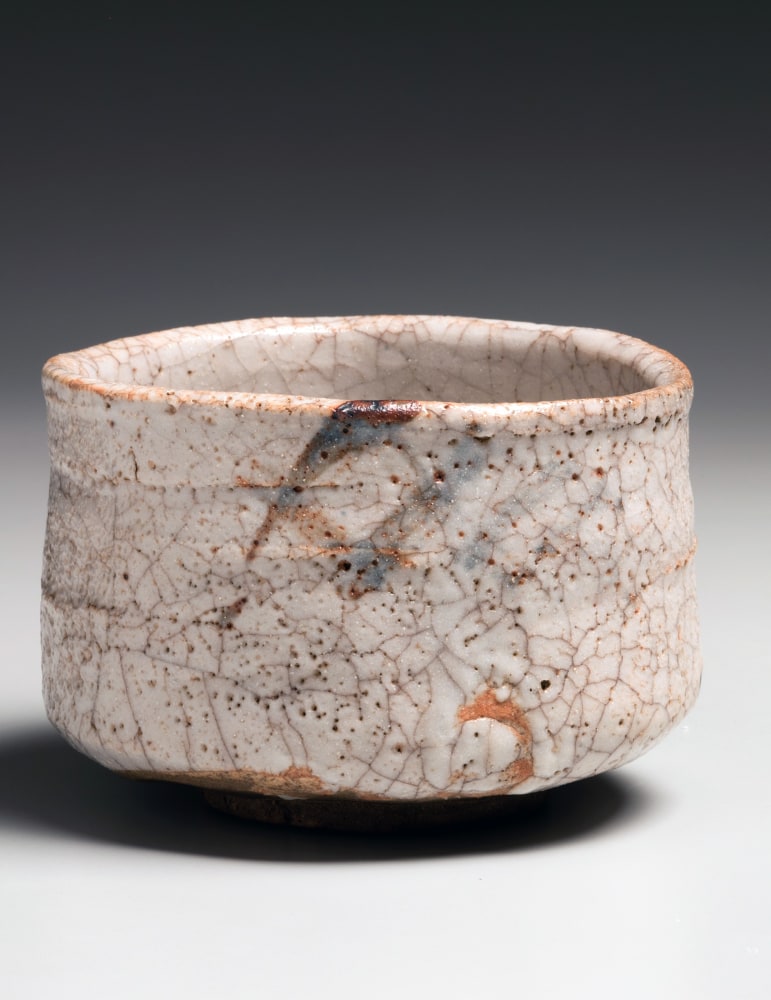 Arakawa Toyozō - Crackled Shino type straight-sided teabowl with iron-oxide decoration - Artworks - Joan B Mirviss LTD | Japanese Fine Art | Japanese Ceramics