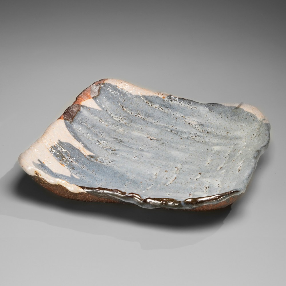 Hamanaka Gesson - Nezumi-shino irregular square platter with cloud-like design - Artworks - Joan B Mirviss LTD | Japanese Fine Art | Japanese Ceramics