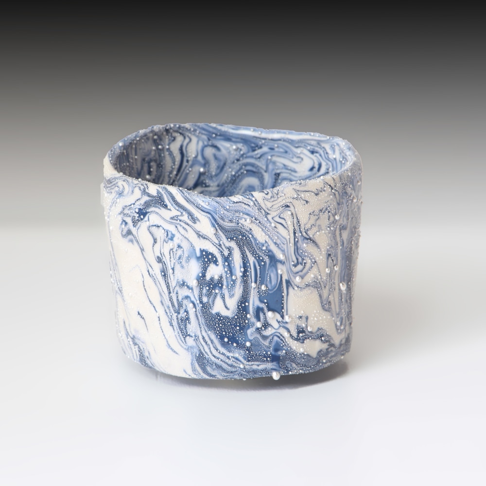 Kondō Takahiro - Straight-sided teabowl with blue-and-white marbleized clay and "silver mist" overglaze - Artworks - Joan B Mirviss LTD | Japanese Fine Art | Japanese Ceramics