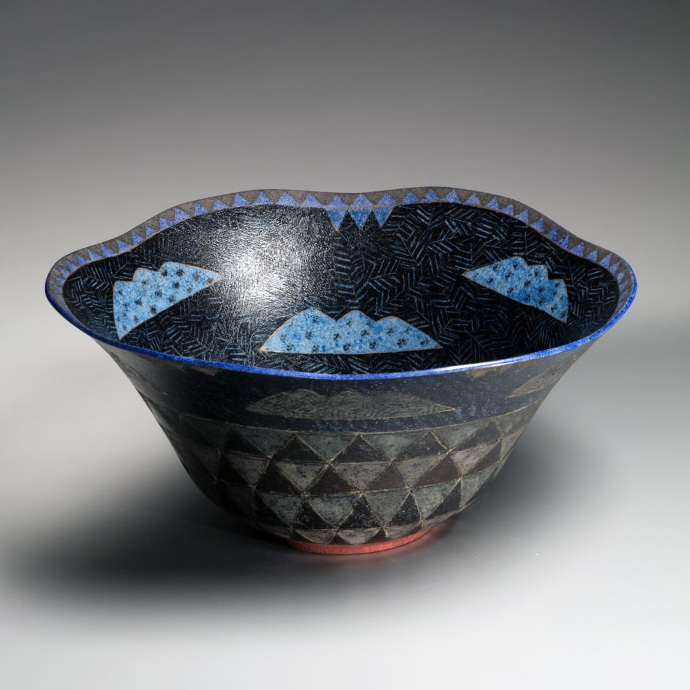 Maeda Masahiro - Flaring bowl with scalloped rim with mountains design - Artworks - Joan B Mirviss LTD | Japanese Fine Art | Japanese Ceramics