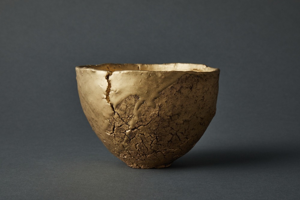 Ogawa Machiko - Kinsai wan, “Gold-glazed Teabowl” - Artworks - Joan B Mirviss LTD | Japanese Fine Art | Japanese Ceramics