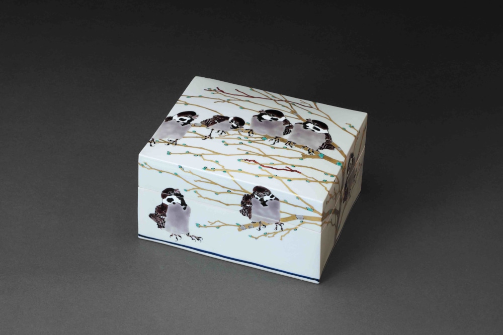 Takegoshi Jun - Large square covered box depicting a flock of sparrows - Artworks - Joan B Mirviss LTD | Japanese Fine Art | Japanese Ceramics