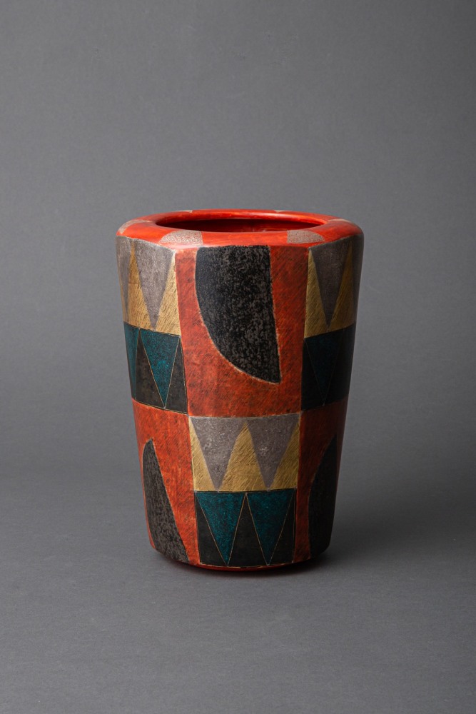 Maeda Masahiro - Red vertical vessel with geometric patterning and dark half-moon designs - Artworks - Joan B Mirviss LTD | Japanese Fine Art | Japanese Ceramics