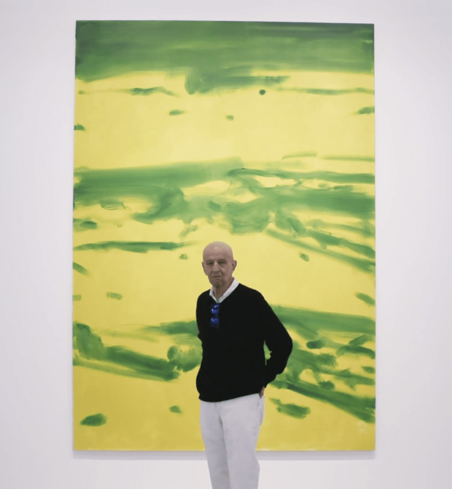 The artist at the exhibition Alex Katz: Grass and Trees, Gray Warehouse, Chicago, 2018