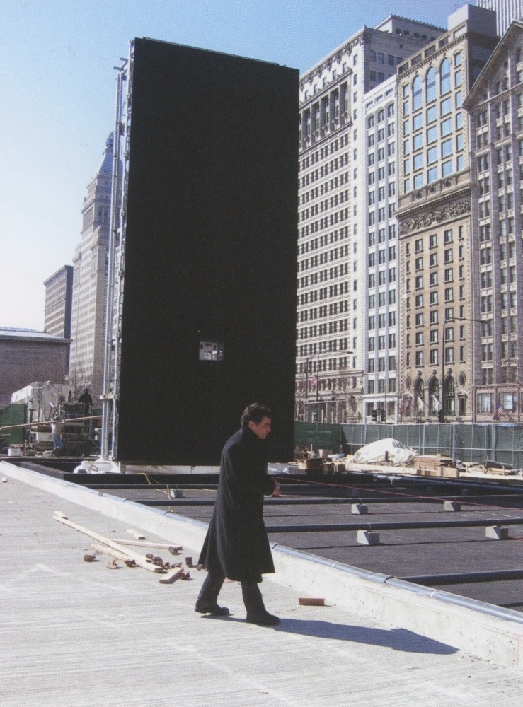 Jaume Plensa at the site of the Crown Fountain during its construction, 2002.
&amp;nbsp;