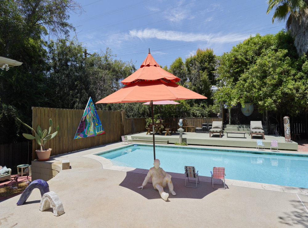 Grey Garden, Installation view, 2019.