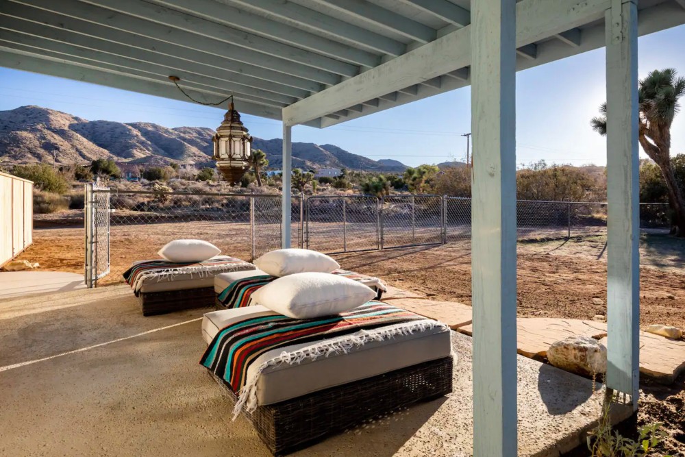 A Weekend stay at Artist Andrea Bowers’ Airbnb in the Desert