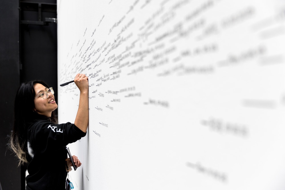 performance | measuring the universe by roman ondak