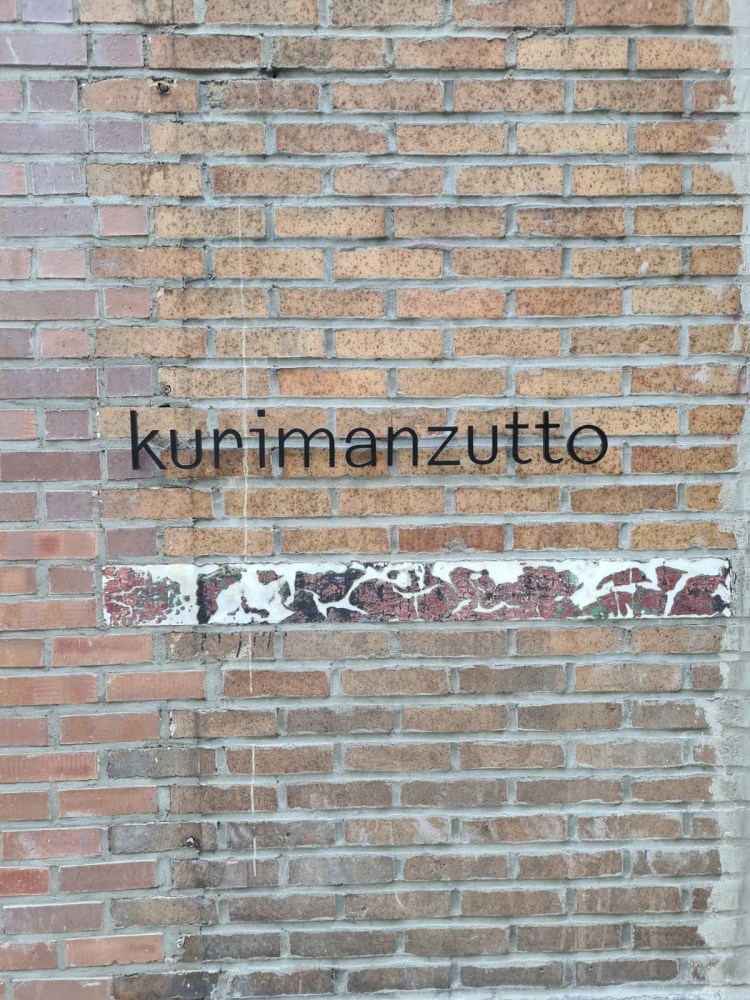 About - Kurimanzutto
