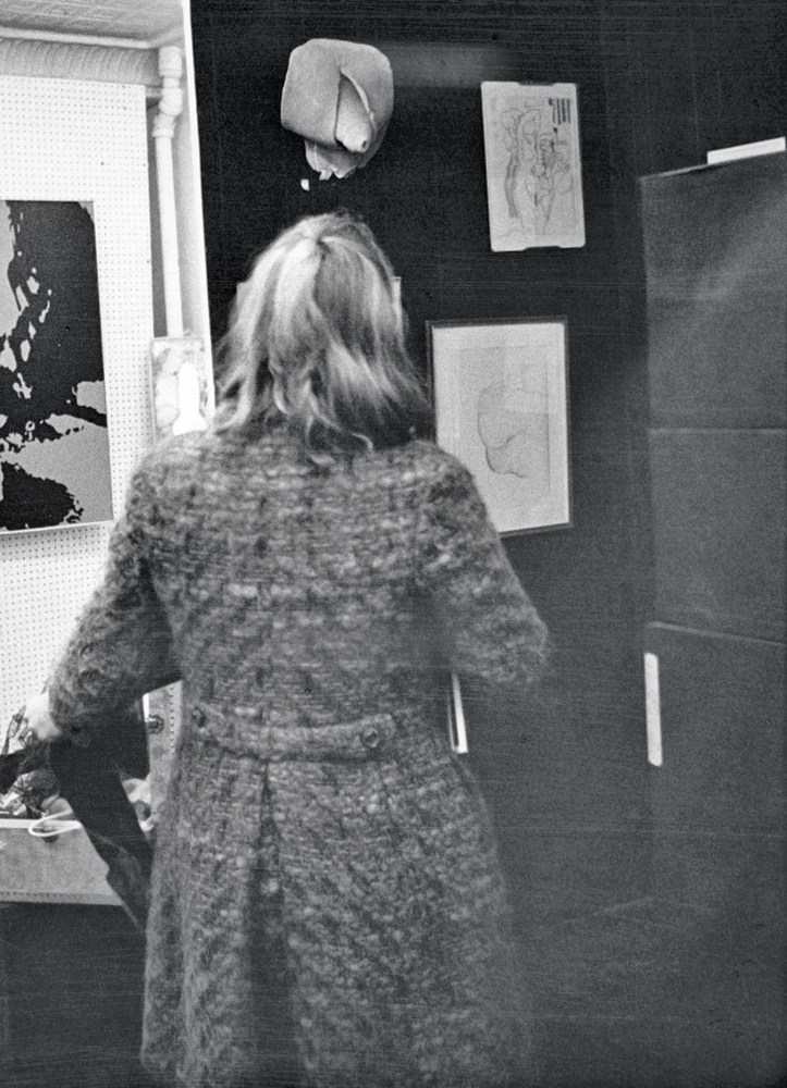 [FIG. 8]

Woman looking at Hannah Wilke&amp;rsquo;s Untitled, 1966 on view at the Hetero Is exhibition, NYCATA Gallery, New York, 1966&amp;ndash;67

Image: Lucy R. Lippard Papers, 1930s&amp;ndash;2010, bulk, 1960s&amp;ndash;1990. Archives of American Art, Smithsonian Institution.

Artwork: Bob Stanley, Going Down, 1966, Liquitex on canvas is

&amp;copy; Estate of Bob Stanley.