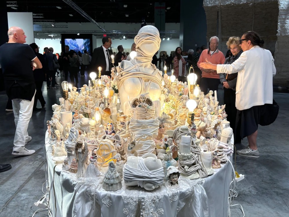 Art Basel Miami Beach Returns With Smoke and Mirrors