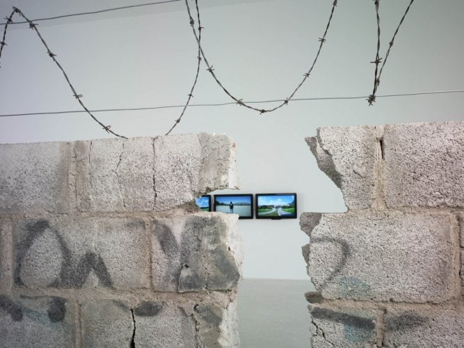 TERESA MARGOLLES, Installation view: Teresa Margolles: Frontera, MUSEION Bozen/Bolzano, Italy, 28 May - 21 August 2011