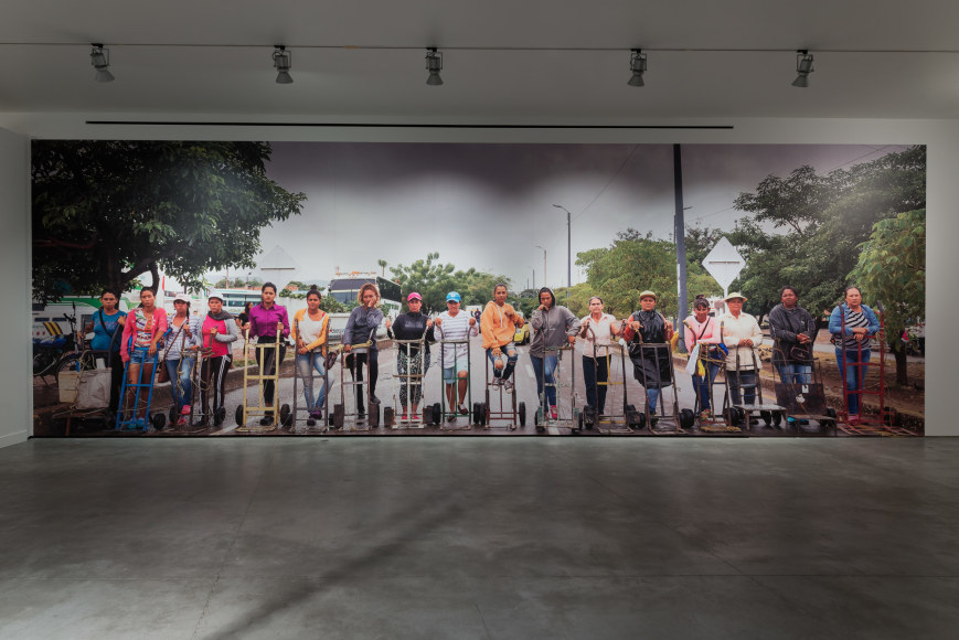 TERESA MARGOLLES, Carretilleras sobre el Puente Internacional Sim&oacute;n Bol&iacute;var,&nbsp;Colombia-Venezuela&nbsp;(Women handcart porters on the Sim&oacute;n Bol&iacute;var International Bridge,&nbsp;Colombia-Venezuela)
