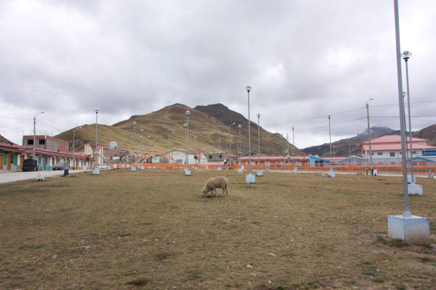 EAMON ORE-GIRON, Morococha (Video still)