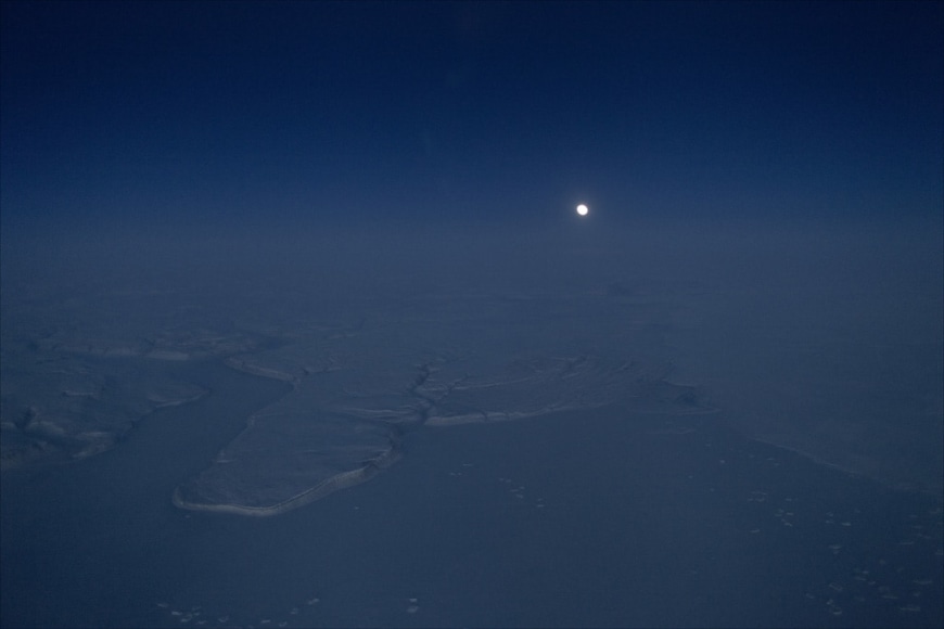 THOMAS KNEUB&Uuml;HLER | HORIZON EAST&nbsp;| DAYS IN NIGHT | C-PRINT | 18&nbsp;X 28&nbsp;INCHES | 2013