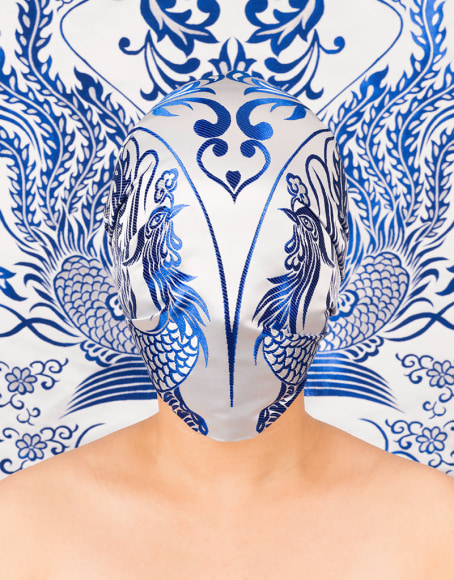 CHUN HUA CATHERINE DONG | SKIN DEEP #1 | ÉPREUVE CHROMOGÈNE | 40 X 32 POUCES | 2018