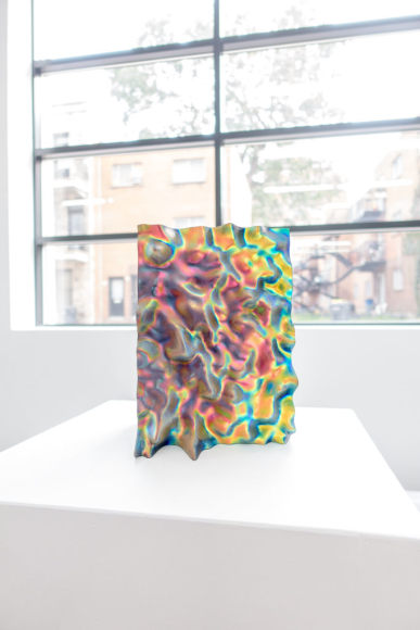 OLIVER PAUK | OBJECT #45 | IMPRESSION 3D EN RÉSINE, SABLE, ET PEINTURE À VOITURE | 10 X 7,5 X 7 POUCES | 2016