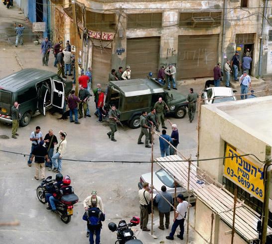 BARRY FRYDLENDER Raid, 2003