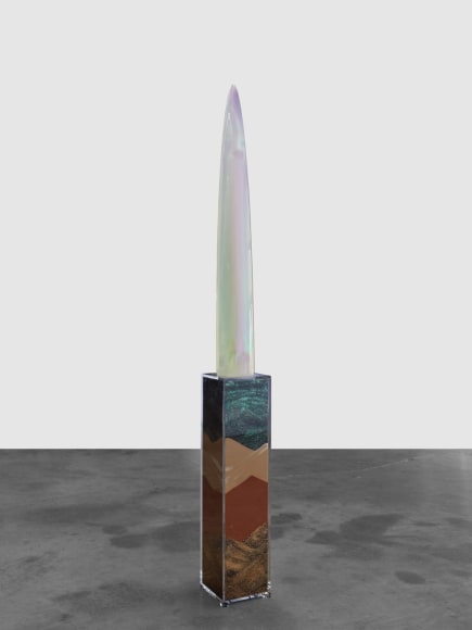 Gisela Colon, Estructura Totémica (Piedras Contra Balas, Humo Supernova), 2022