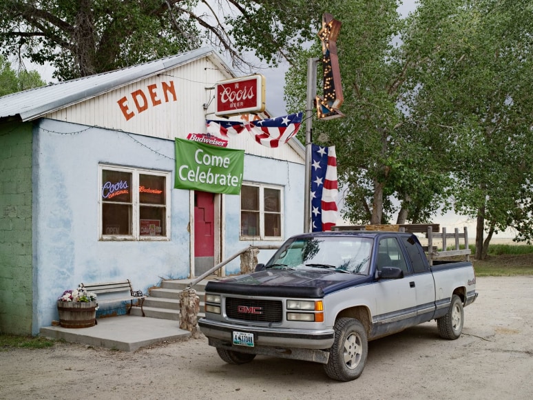 Lucas Foglia, Eden Saloon, Eden, Wyoming, 2010