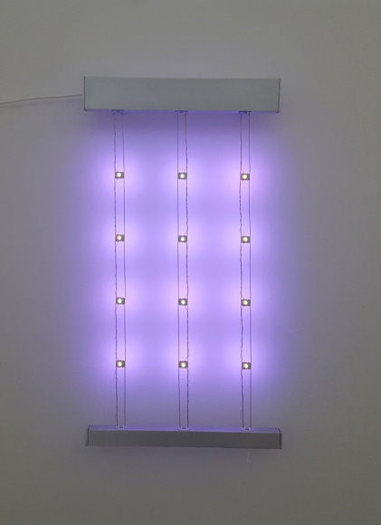 Kenzan Tsutakawa-Chinn Residual Comparison (1), 2017 Custom LED chips, arduino, rope-laid wire and aluminum 23 x 12 x 1 in. / 58.4 x 30.5 x 2.5 cm.