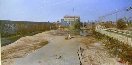 Andrew Lenaghan UFO - North 7th Looking Toward River