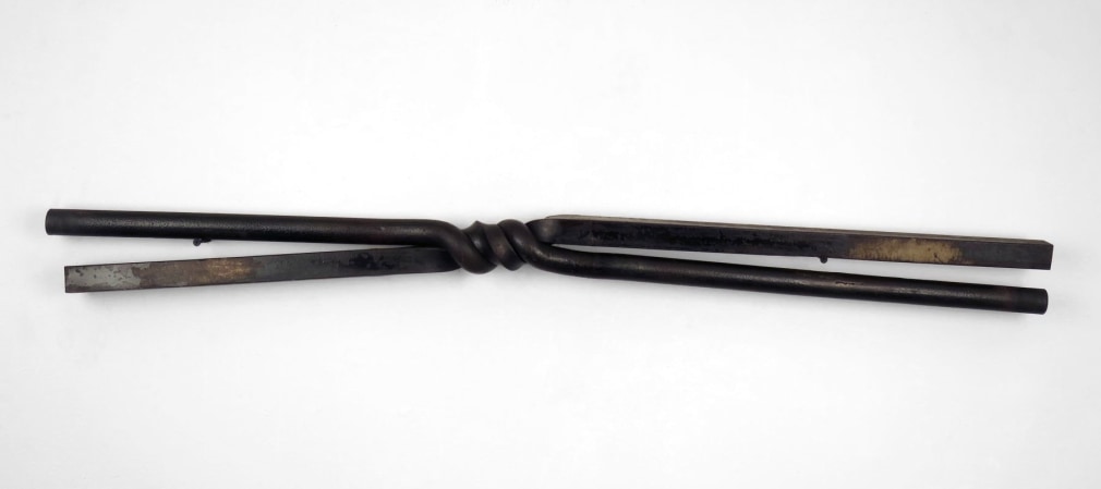 Gary Kuehn Twist Piece, 1986 Steel 119.5 x 10 x 10 cm / 47 x 4 x 4 in