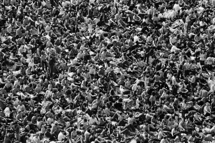 Jean-Pierre Laffont, Yale University Protest view from the top of the crowd, Turbulent America, Sous Les Etoiles Gallery